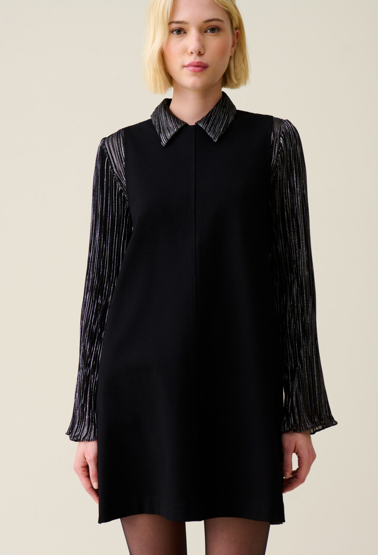 Vestido corto sin mangas