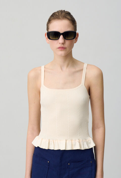 Top satinado con volantes