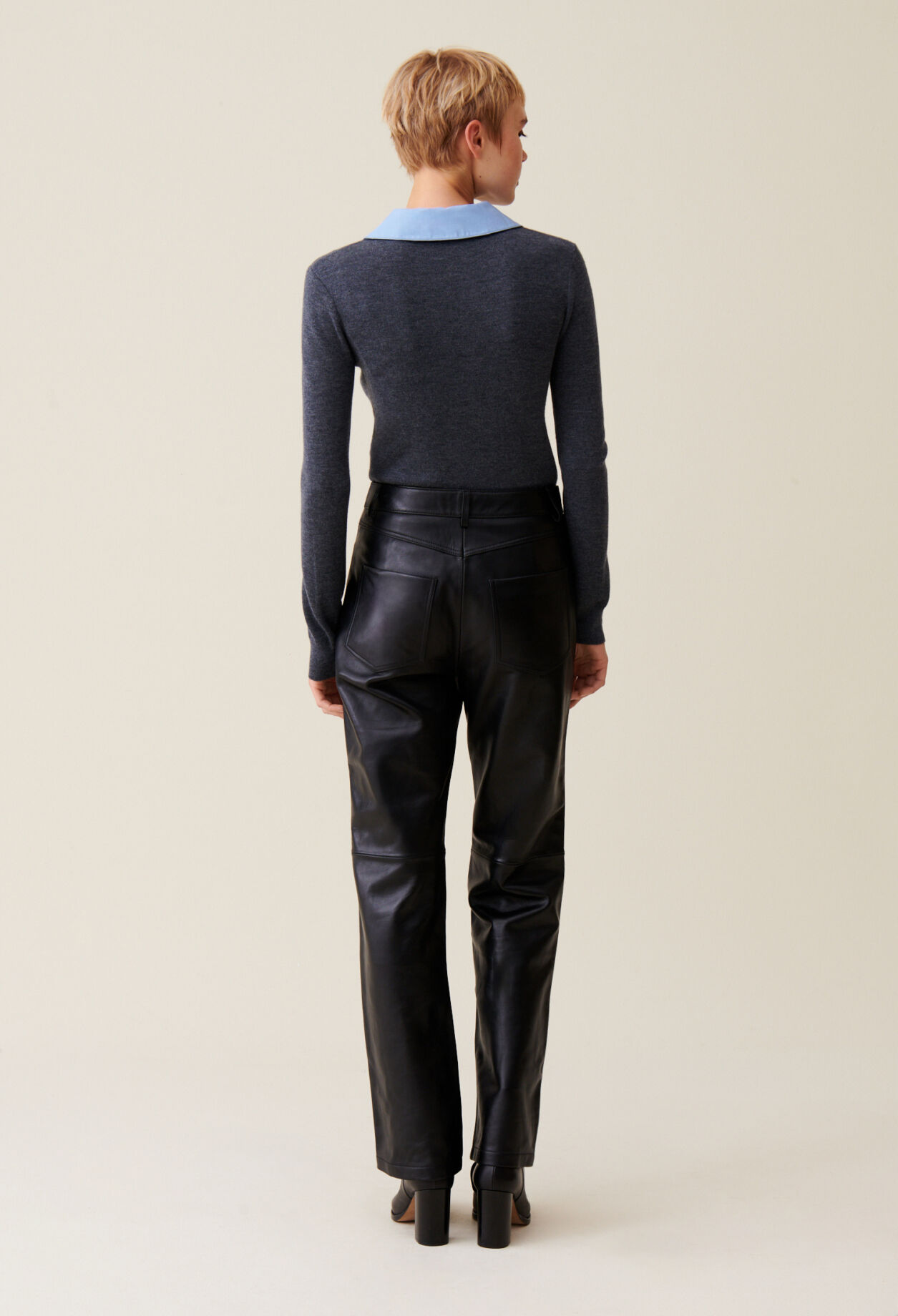 Pantalón recto de cuero