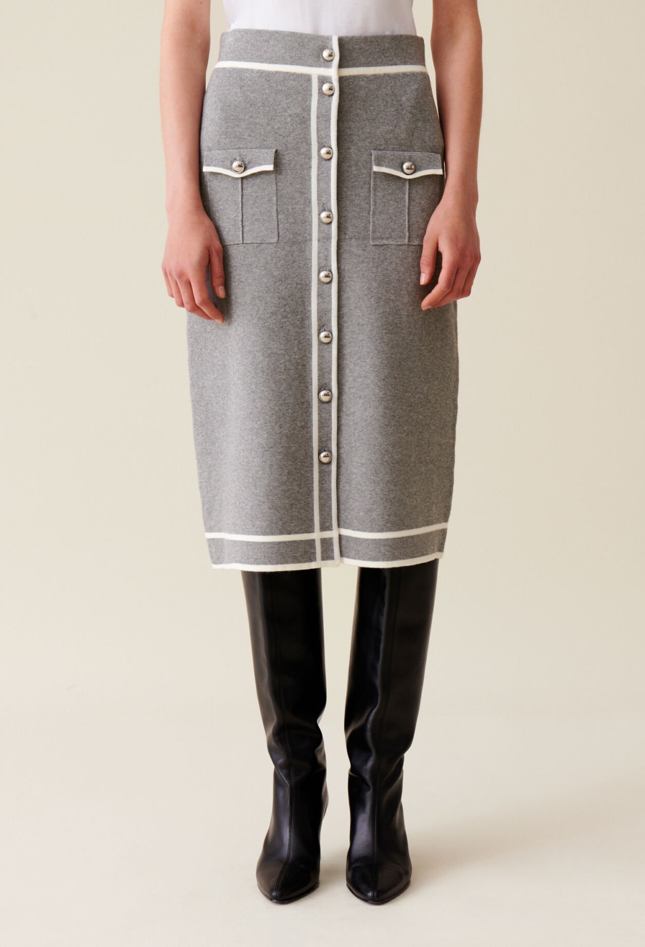 Falda gris de punto midi