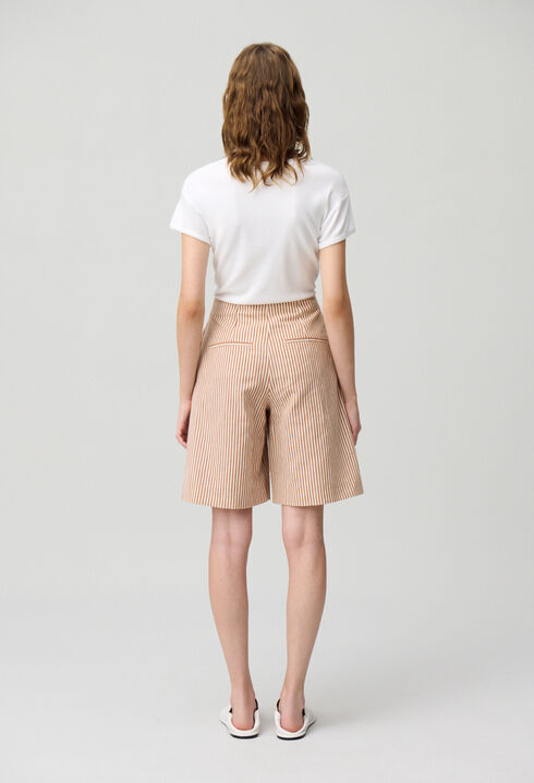 Short a rayas