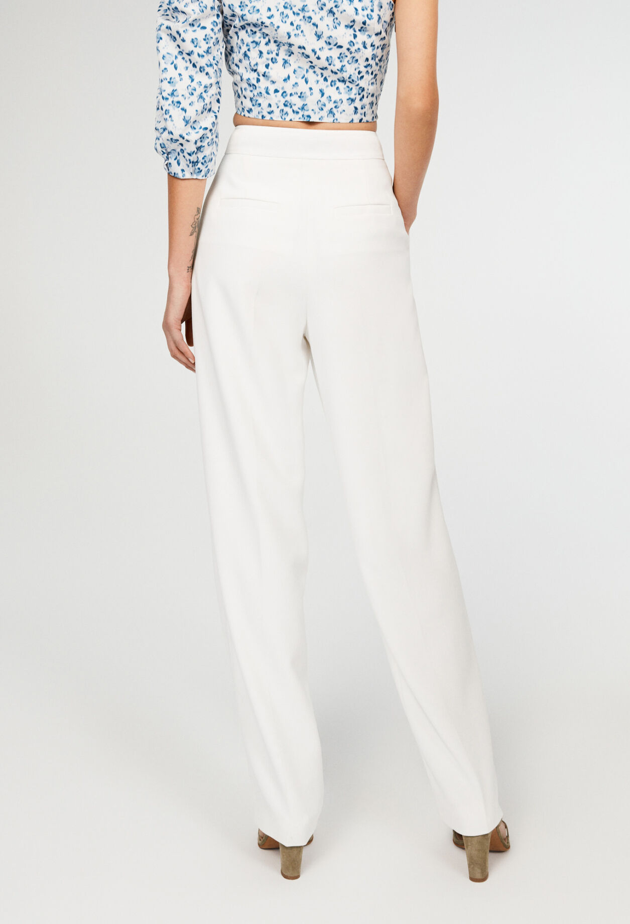 Pantalón de traje blanco
