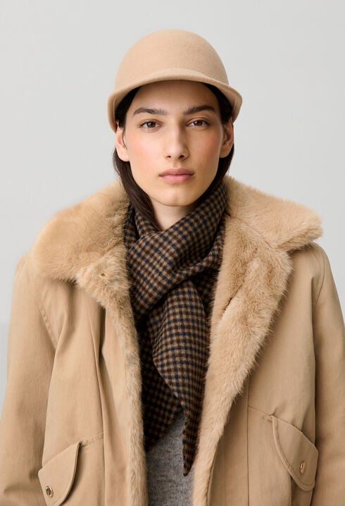 Gorra de fieltro de lana camel