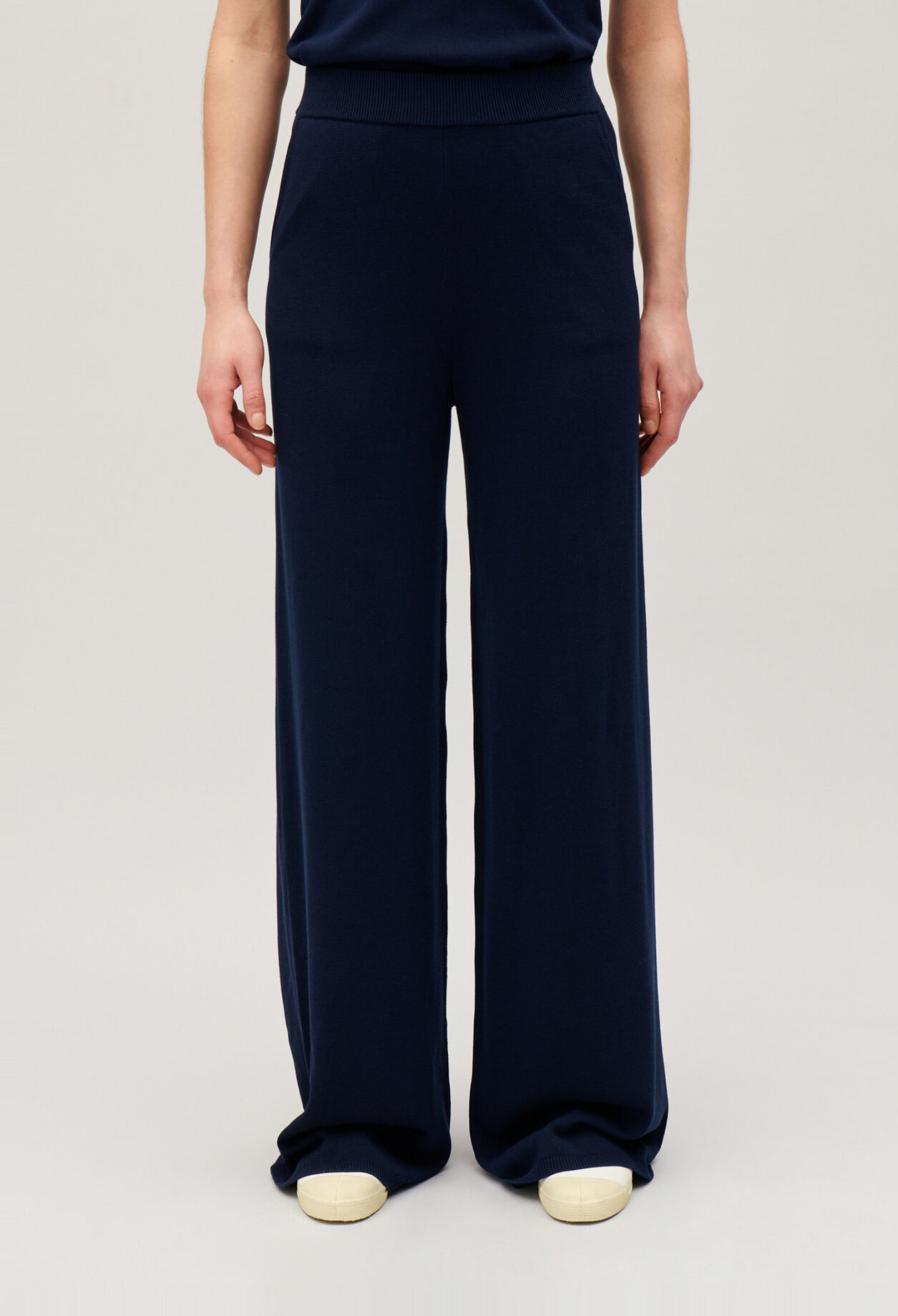 Pantal&oacute;n holgado de punto