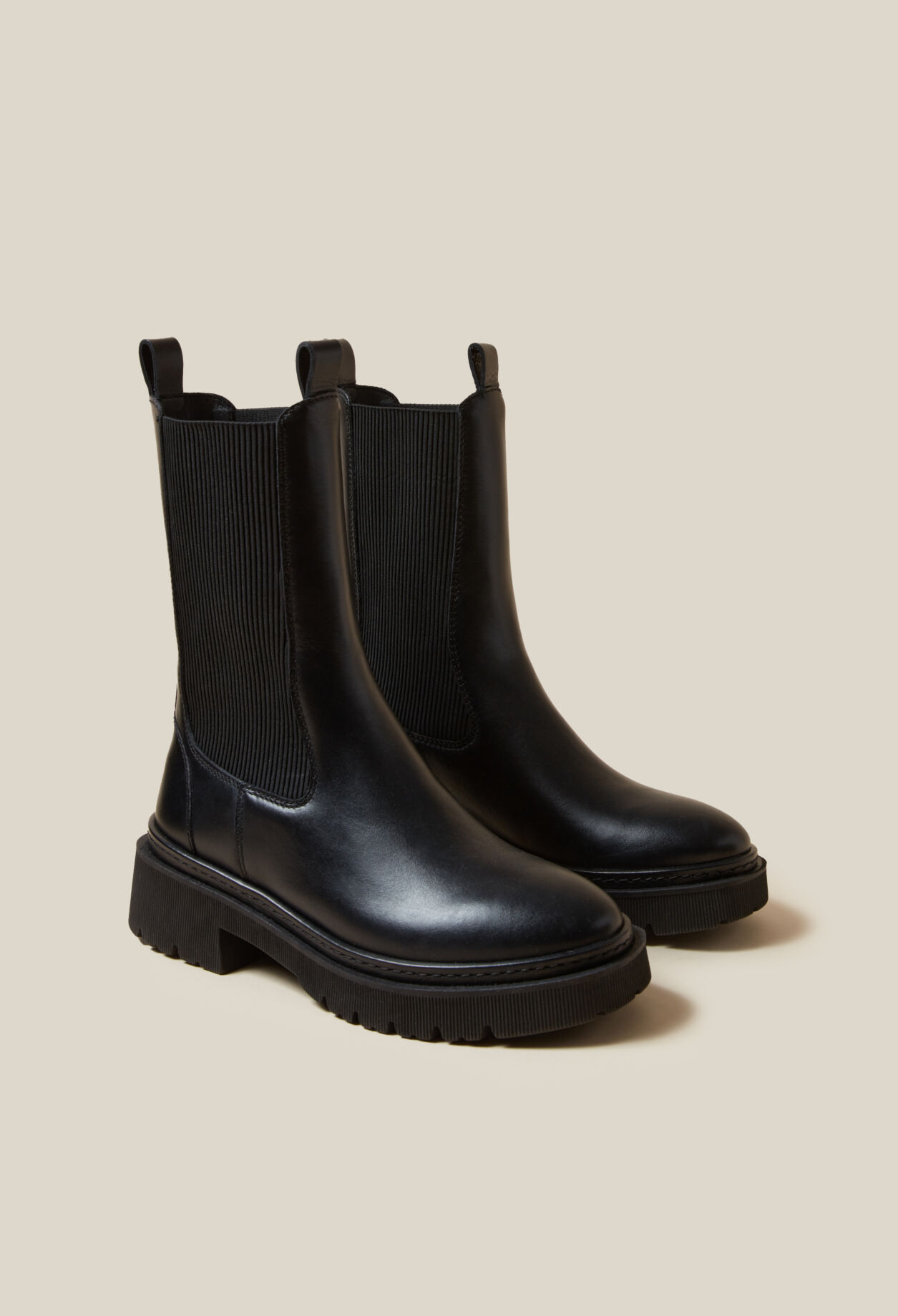 Botas Chelsea cuero negro