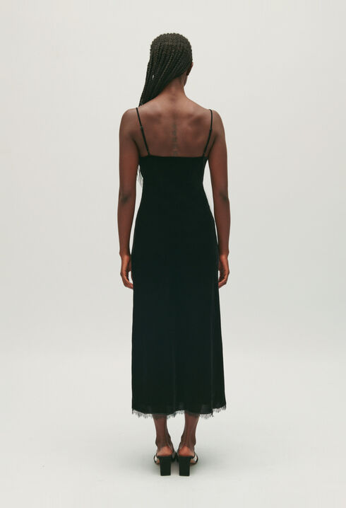 Vestido midi de terciopelo negro