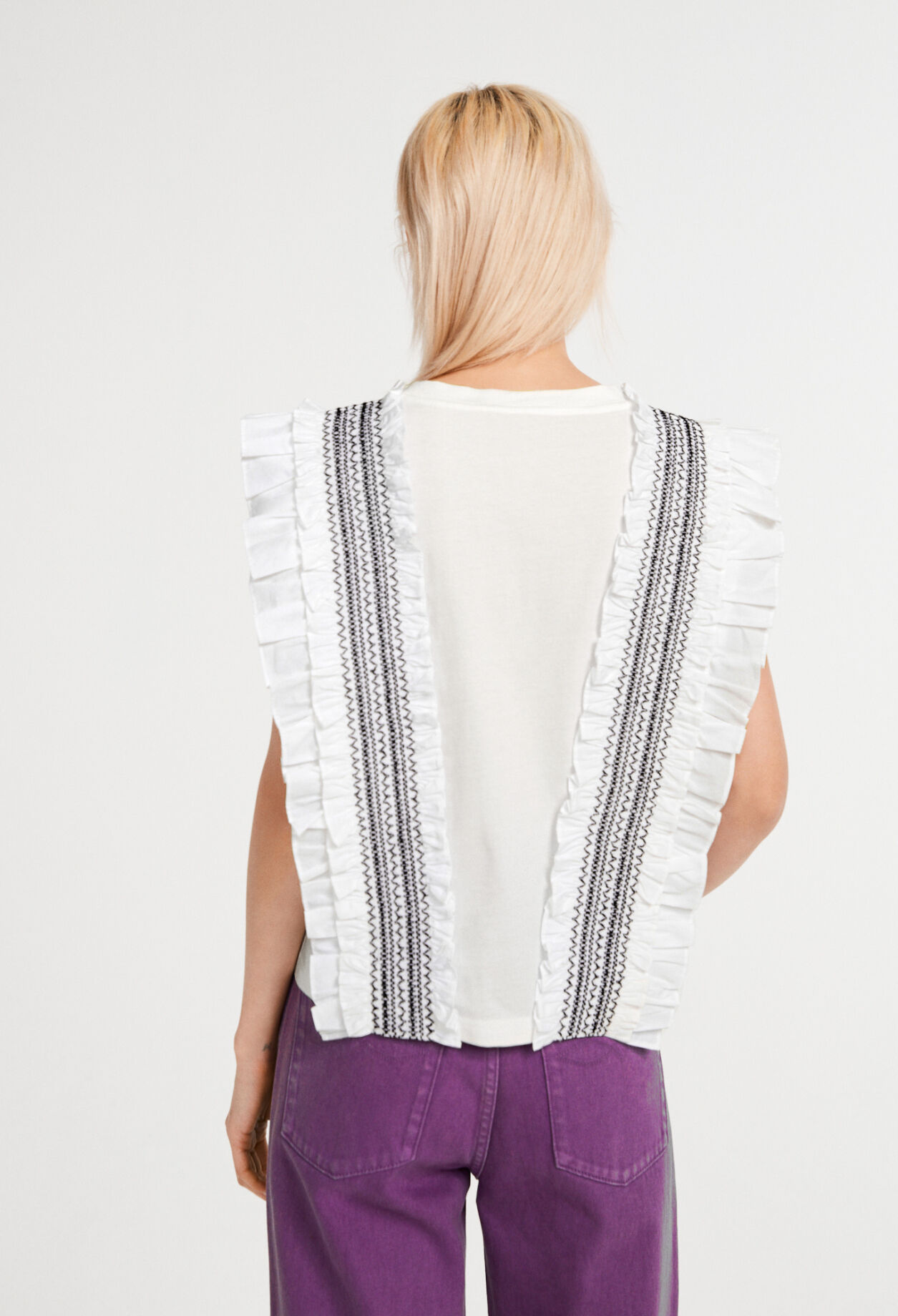 Camiseta con volantes