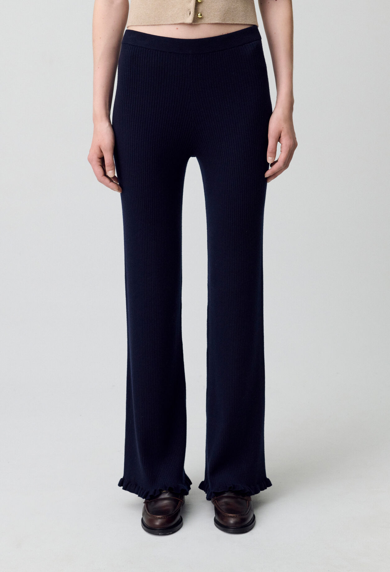Pantalón de punto acampanado