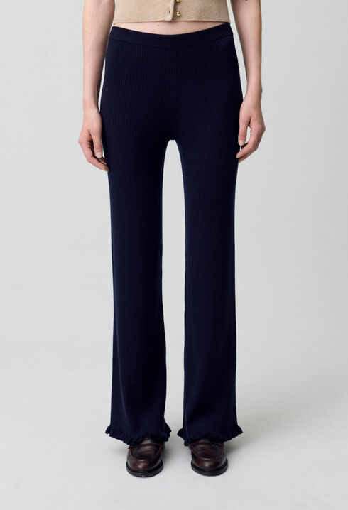 Pantalón de punto acampanado