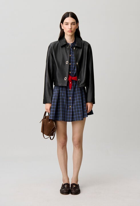 Chaqueta corta de cuero negro