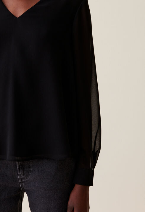 Blusa fluida cuello en V