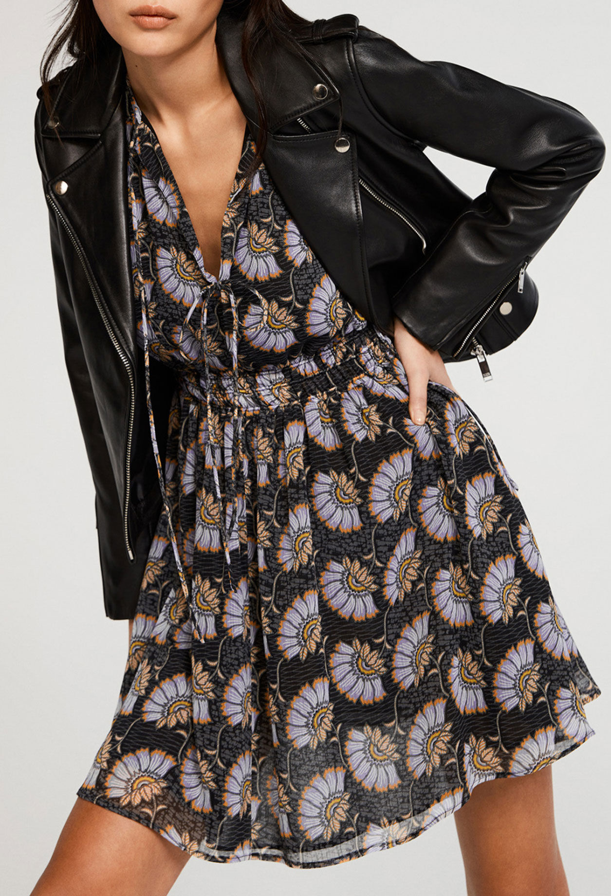 Vestido corto de manga larga