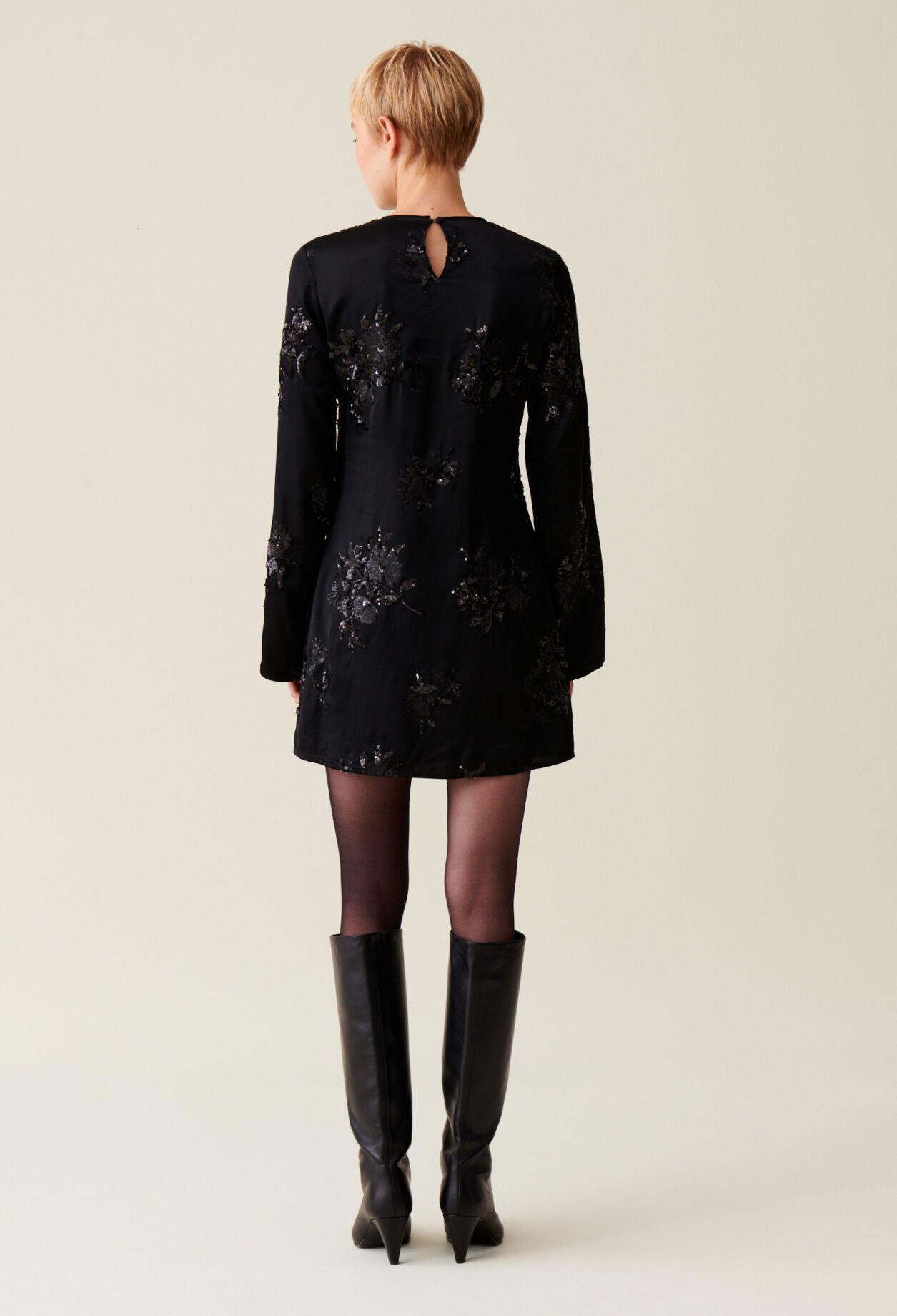 Vestido corto negro lentejuelas