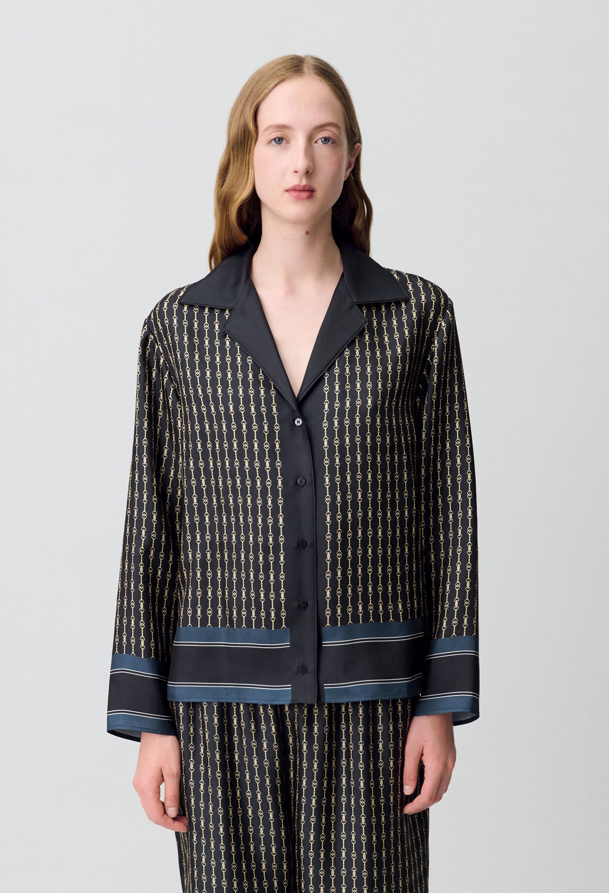 Blusa de seda fluida