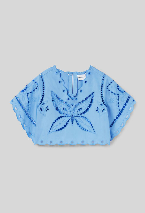 Top bordado con diseño de mariposa