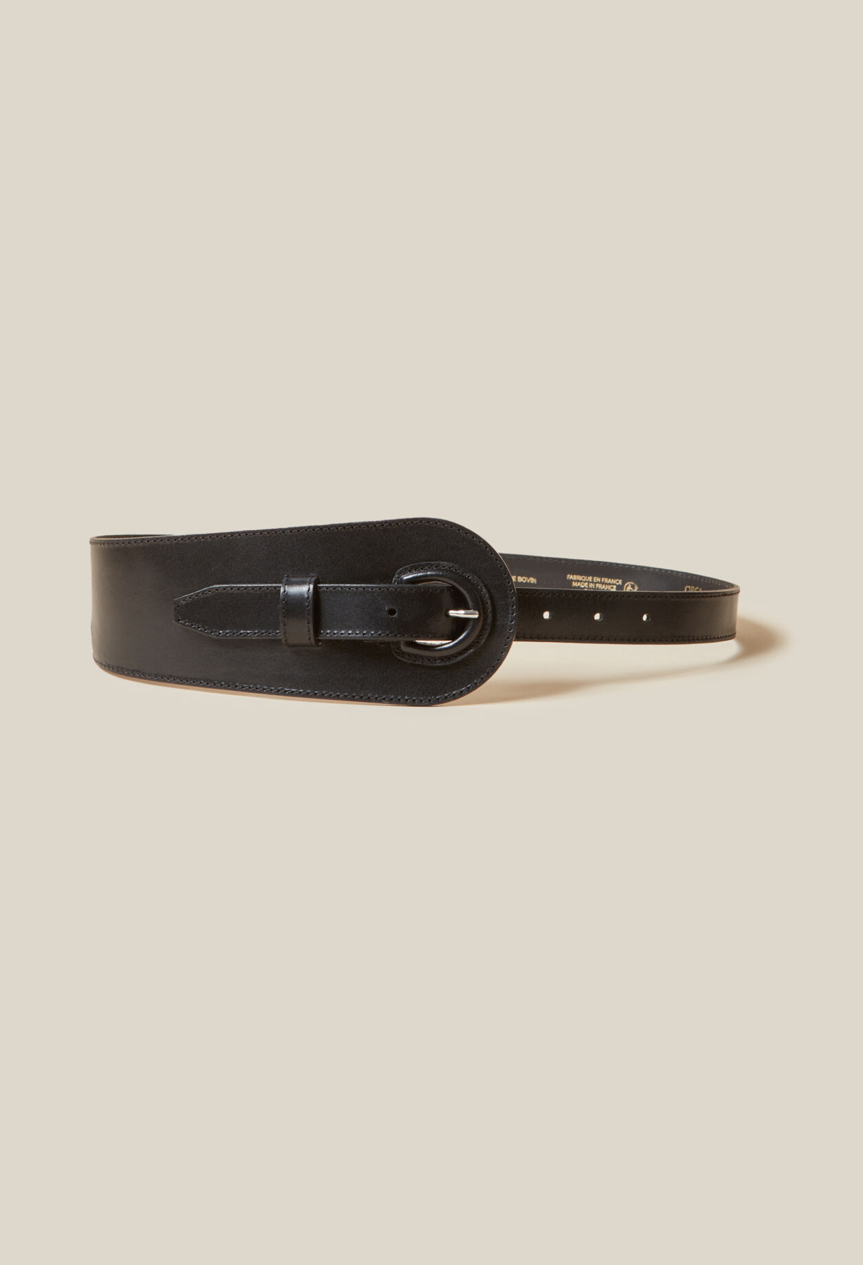 Cinturón de cuero negro
