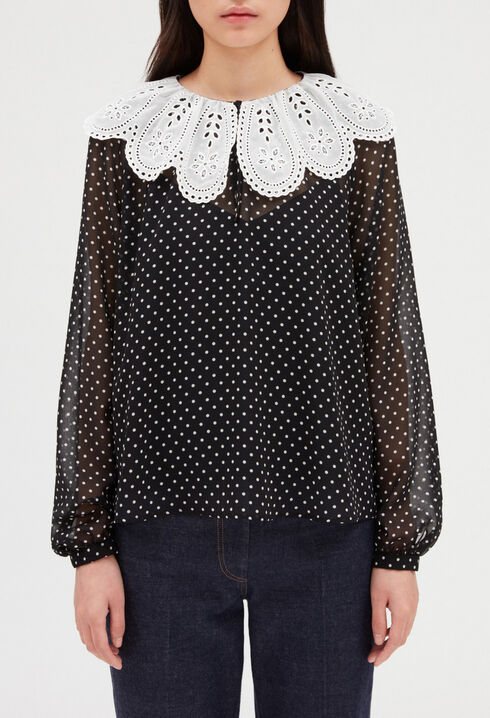 Blusa de lunares con cuello babero