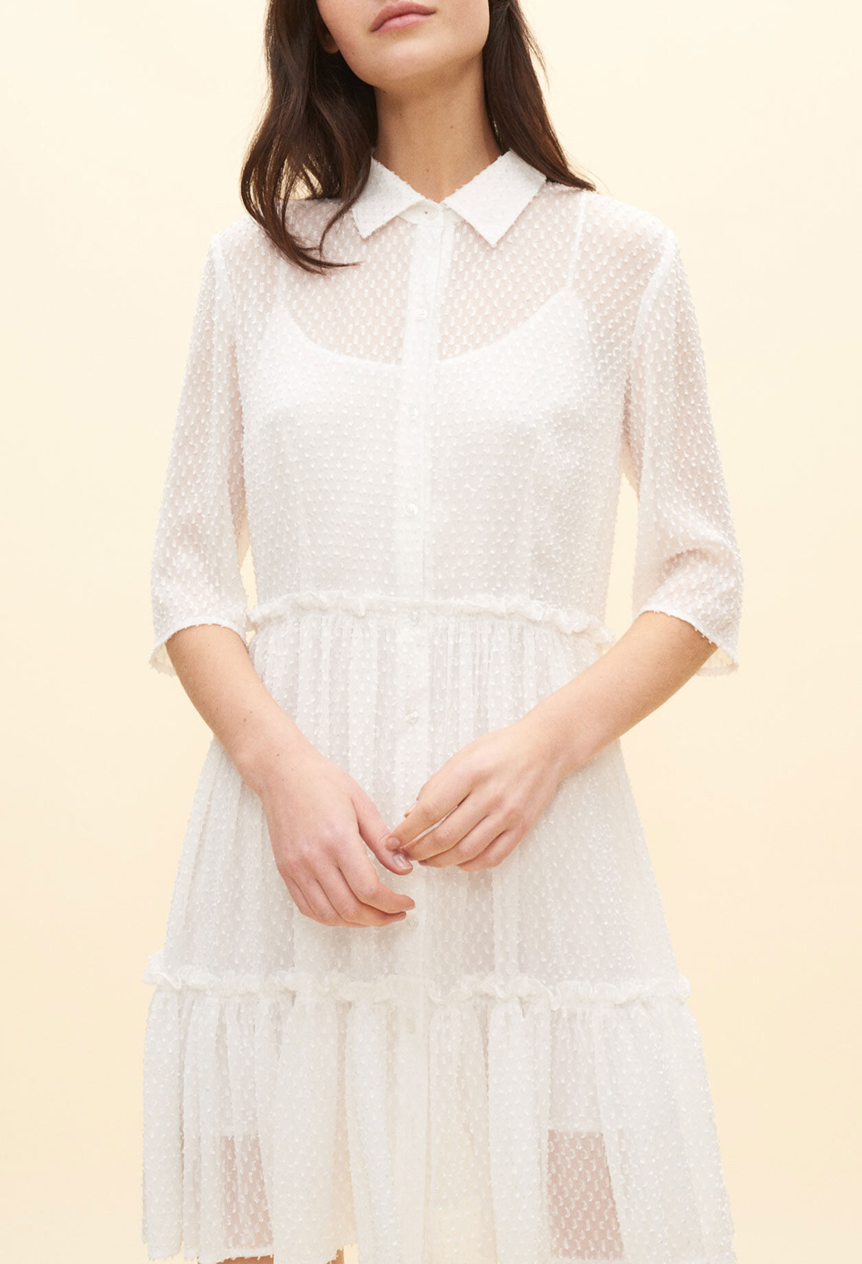 Vestido camisero blanco con lunares