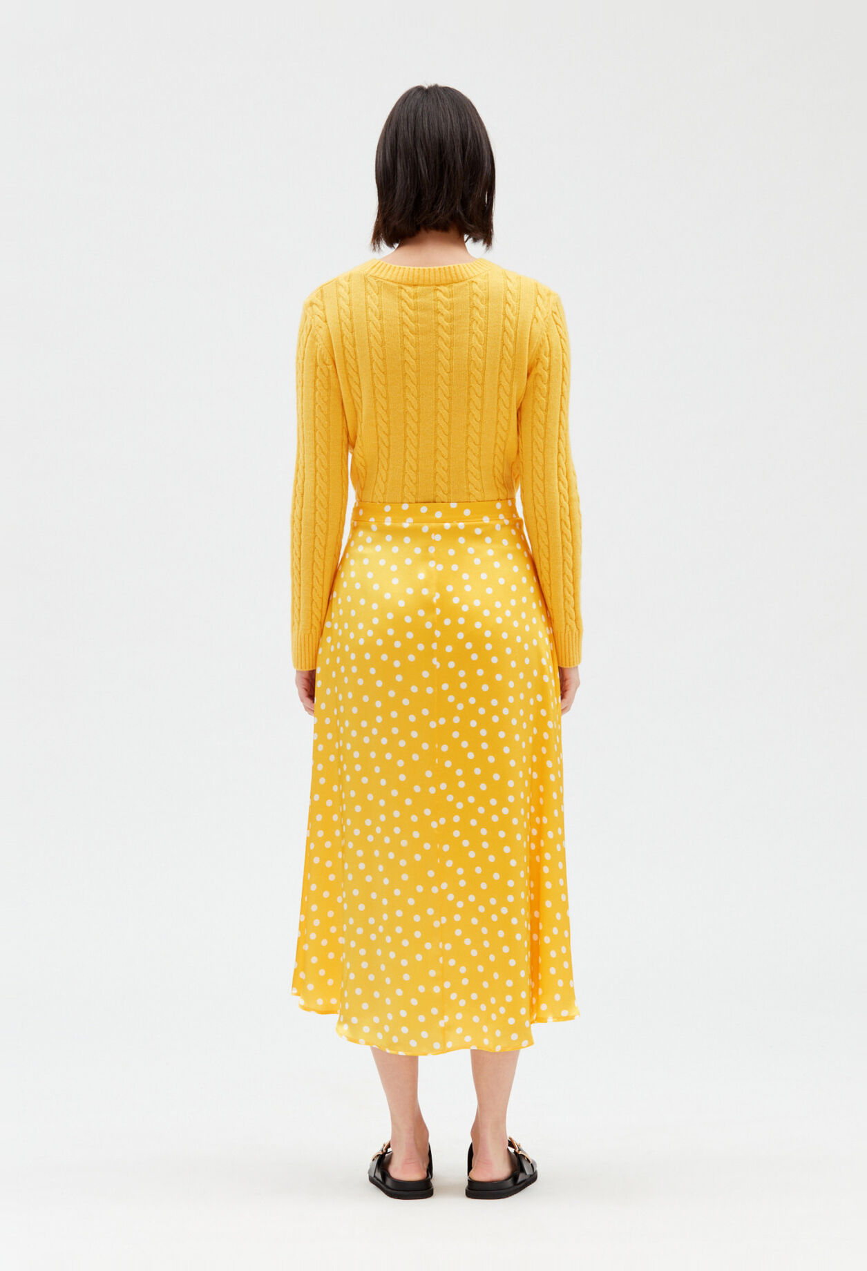 Vestido midi de seda amarilla