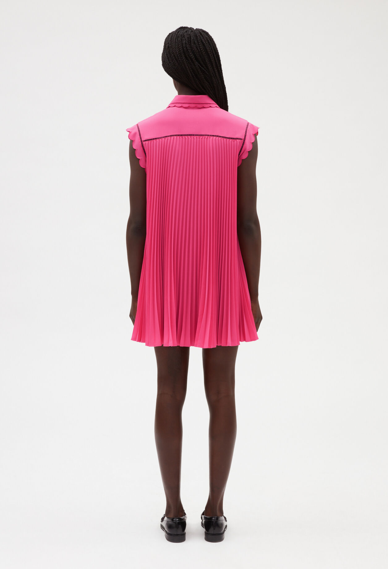 Vestido corto plisado