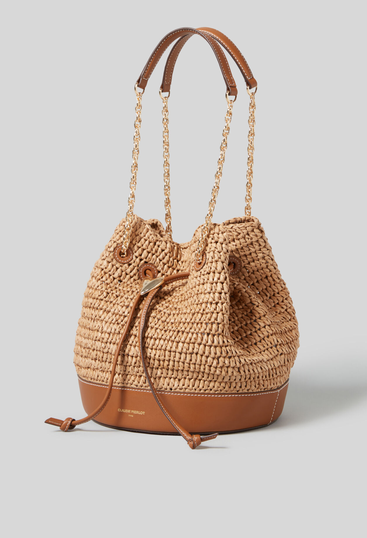 Bolso tipo cesta trenzado
