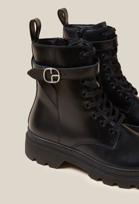 Botas militares de cuero