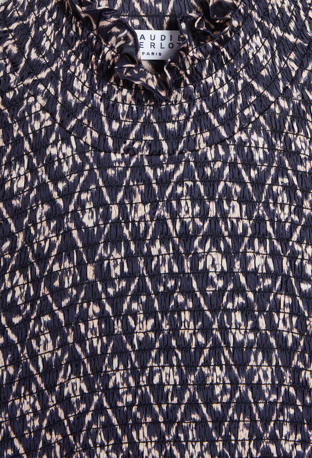 Vestido de cuello alto