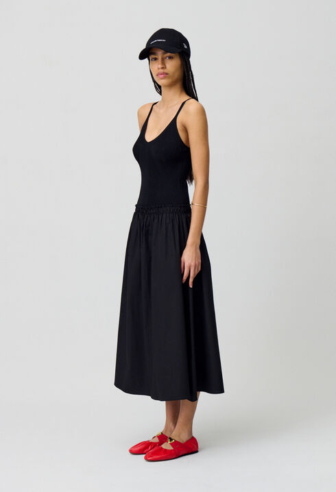 Vestido midi con cuerpo de punto