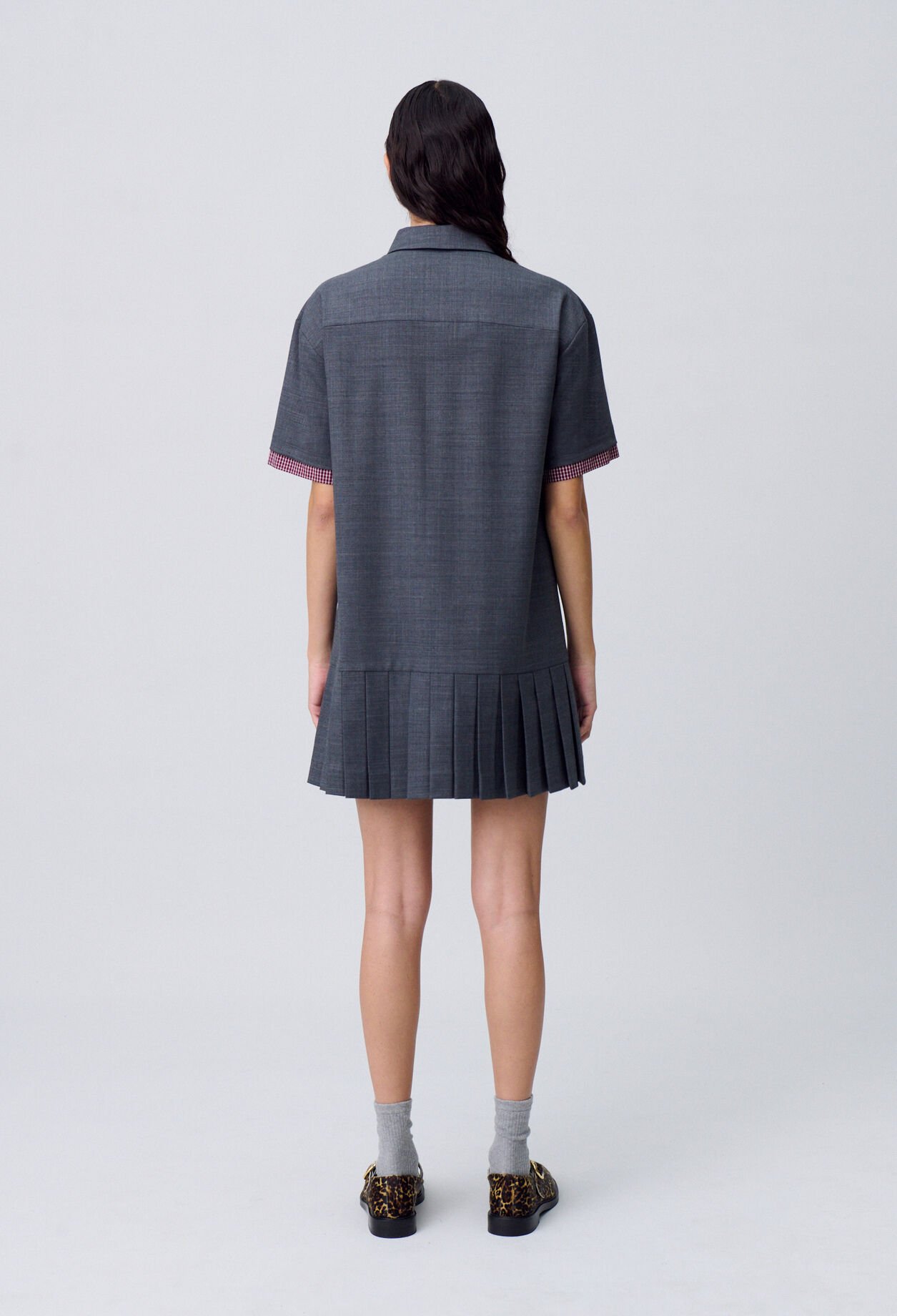Vestido corto plisado