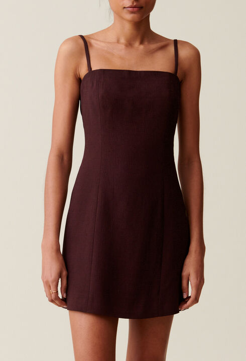 Vestido corto sin tirantes