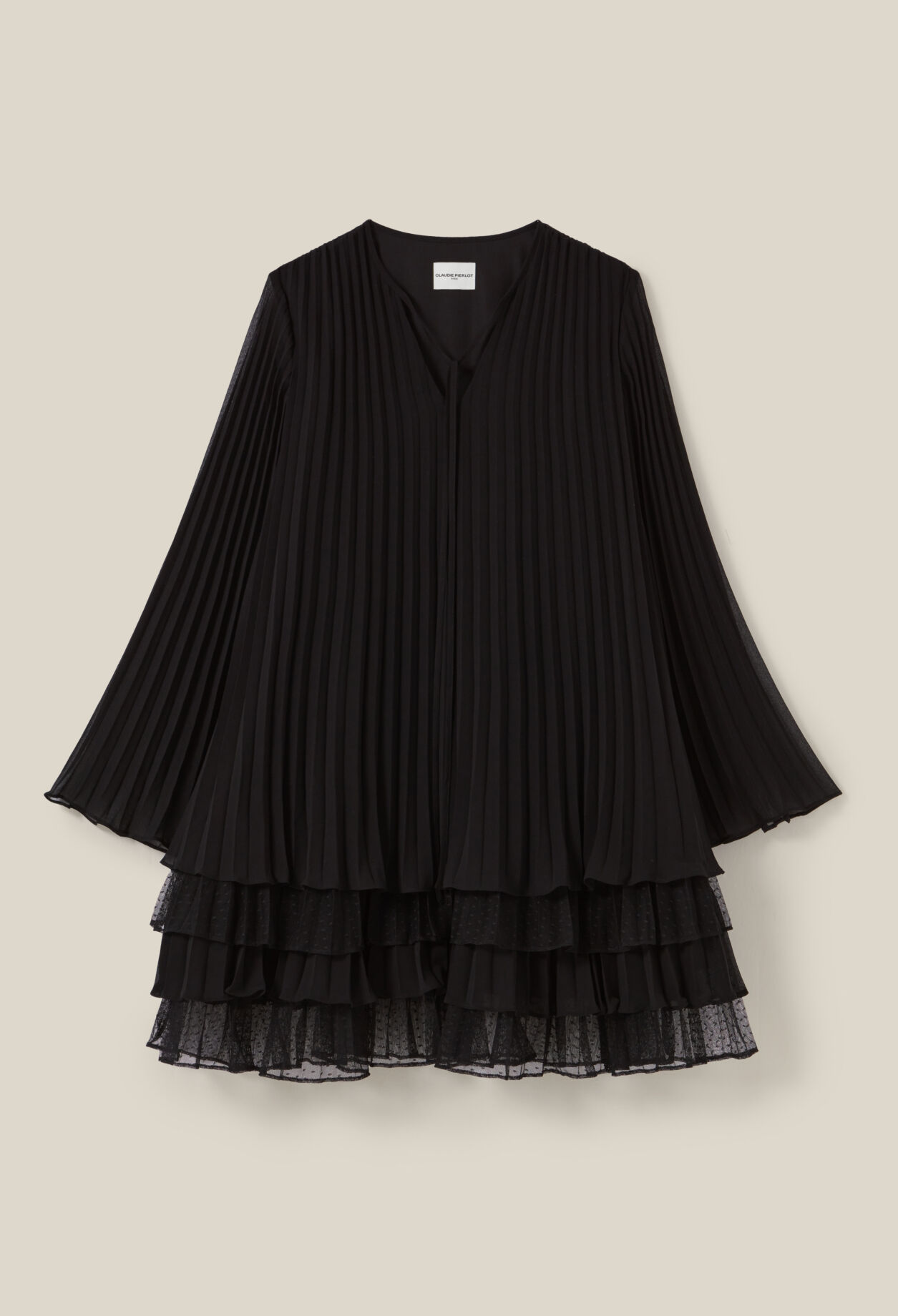 Vestido corto negro volantes