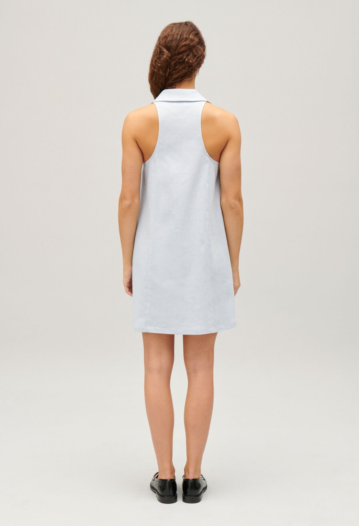 Vestido corto babydoll abotonado