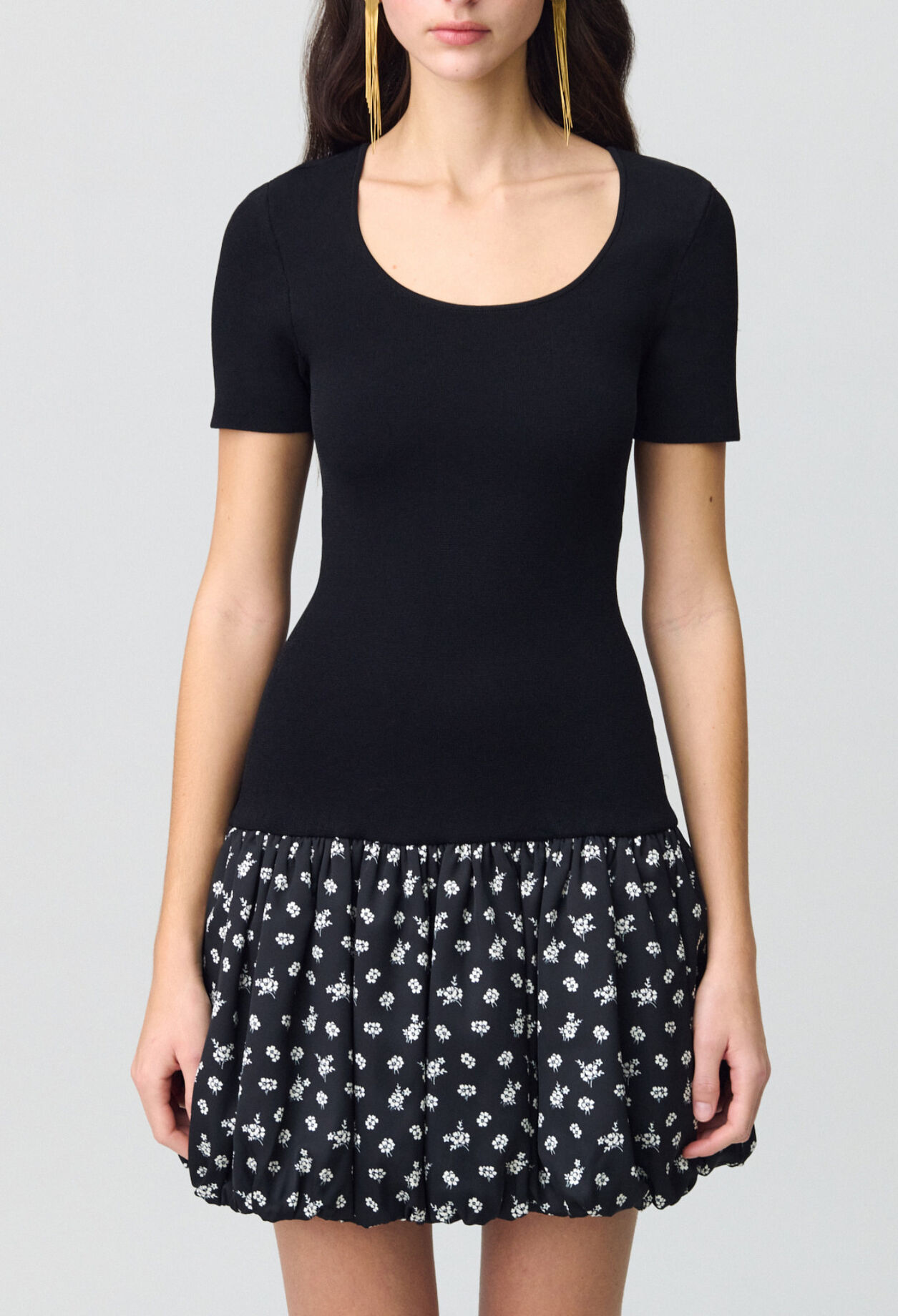 Vestido corto con estampado floral