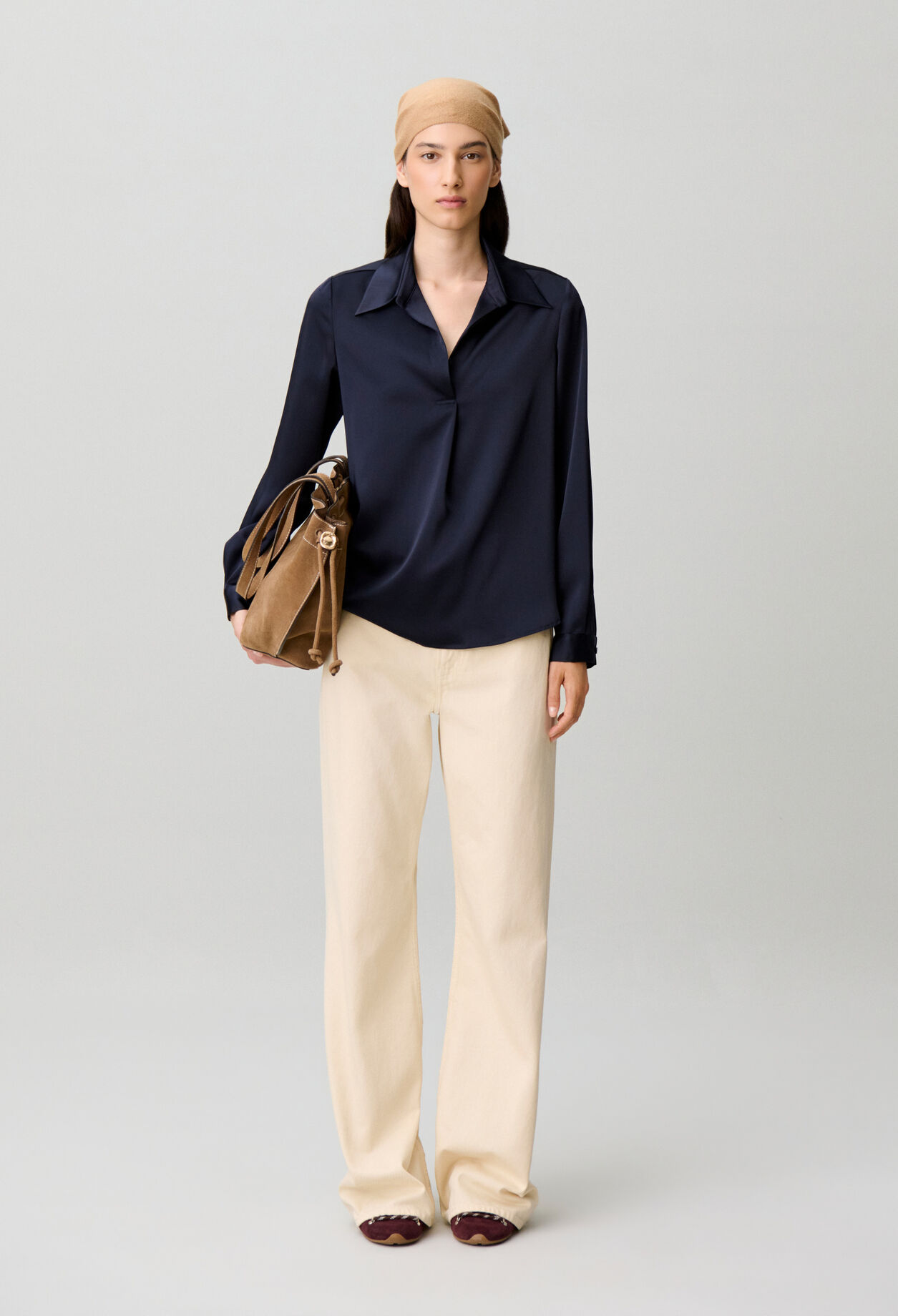 Blusa recta con pliegues