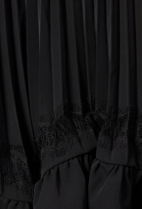 Falda asimétrica de encaje