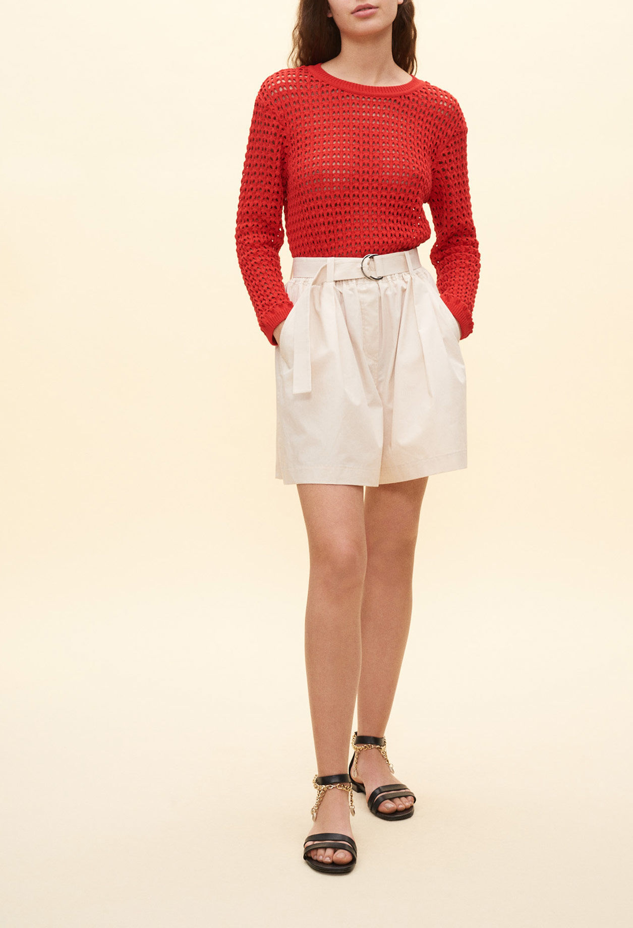 Bermudas entalladas