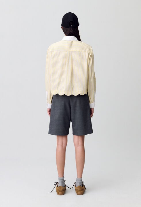 Camisa de rayas con cuello claudine