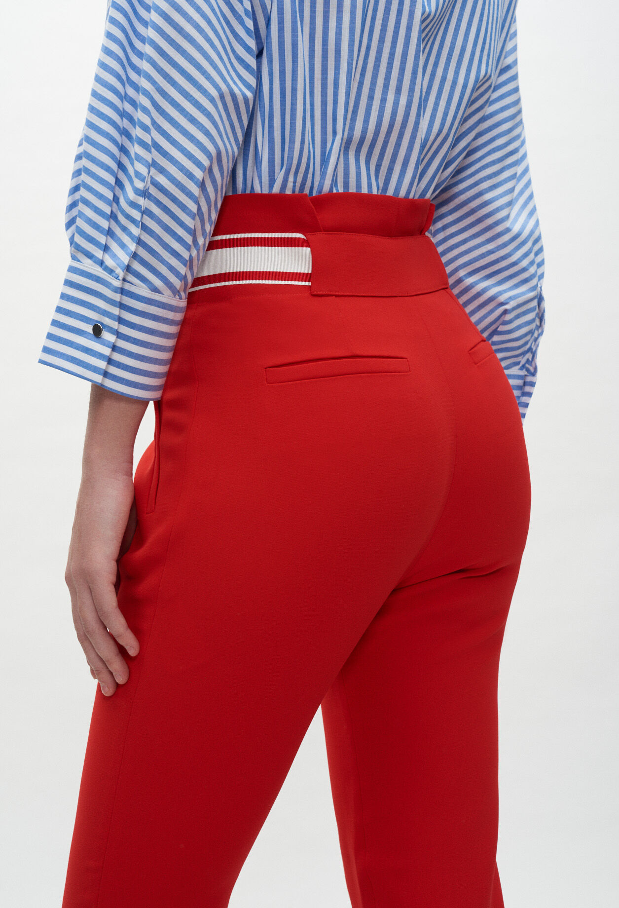 Pantalón de traje entallado