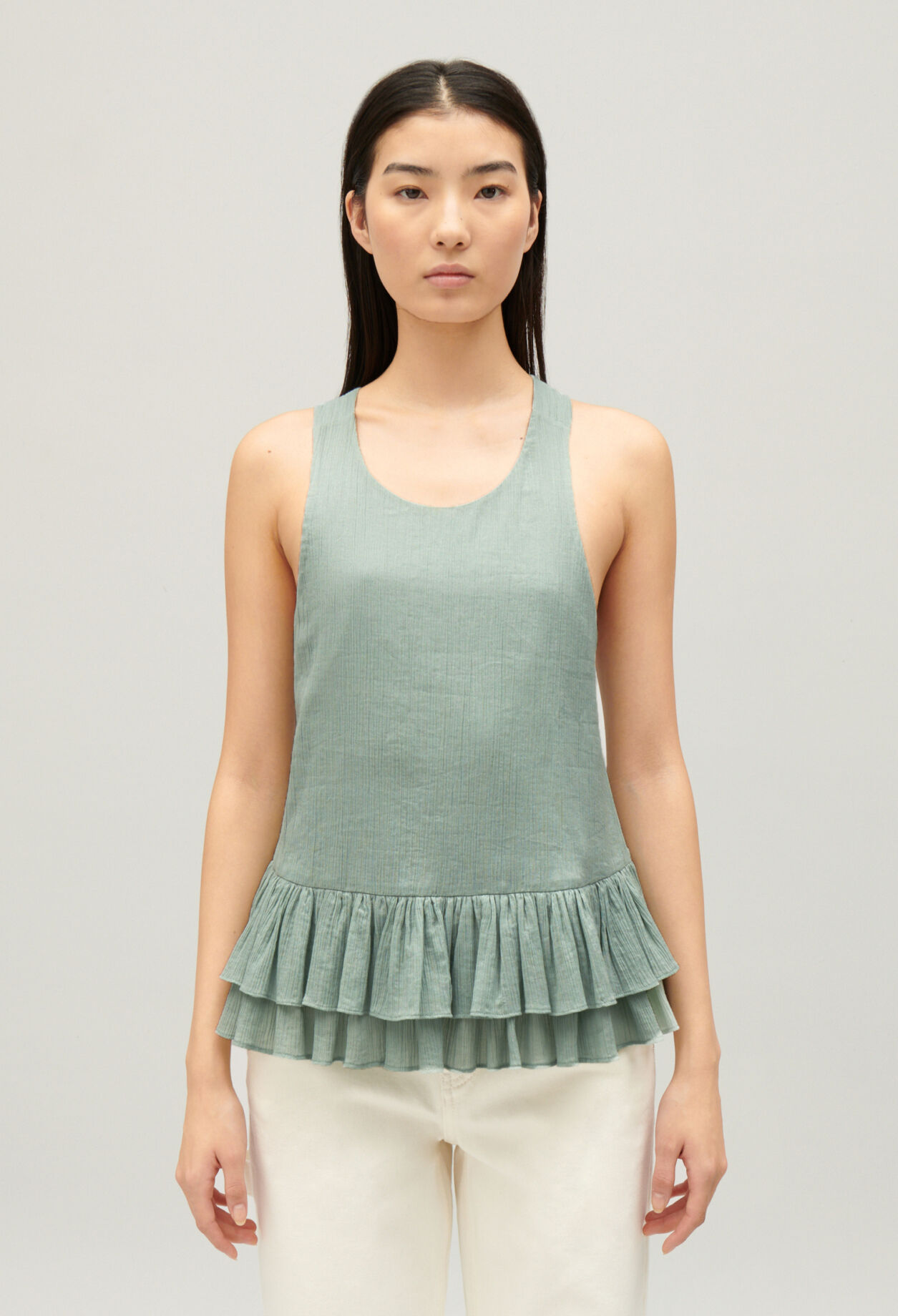 Top corto con volantes