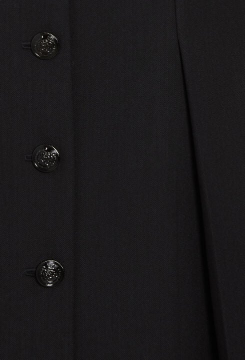 Vestido negro corto de tirantes