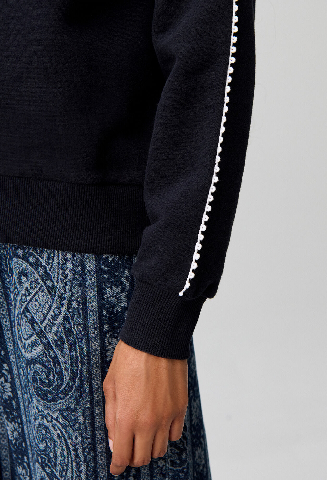 Sudadera algod&oacute;n org&aacute;nico bordado C