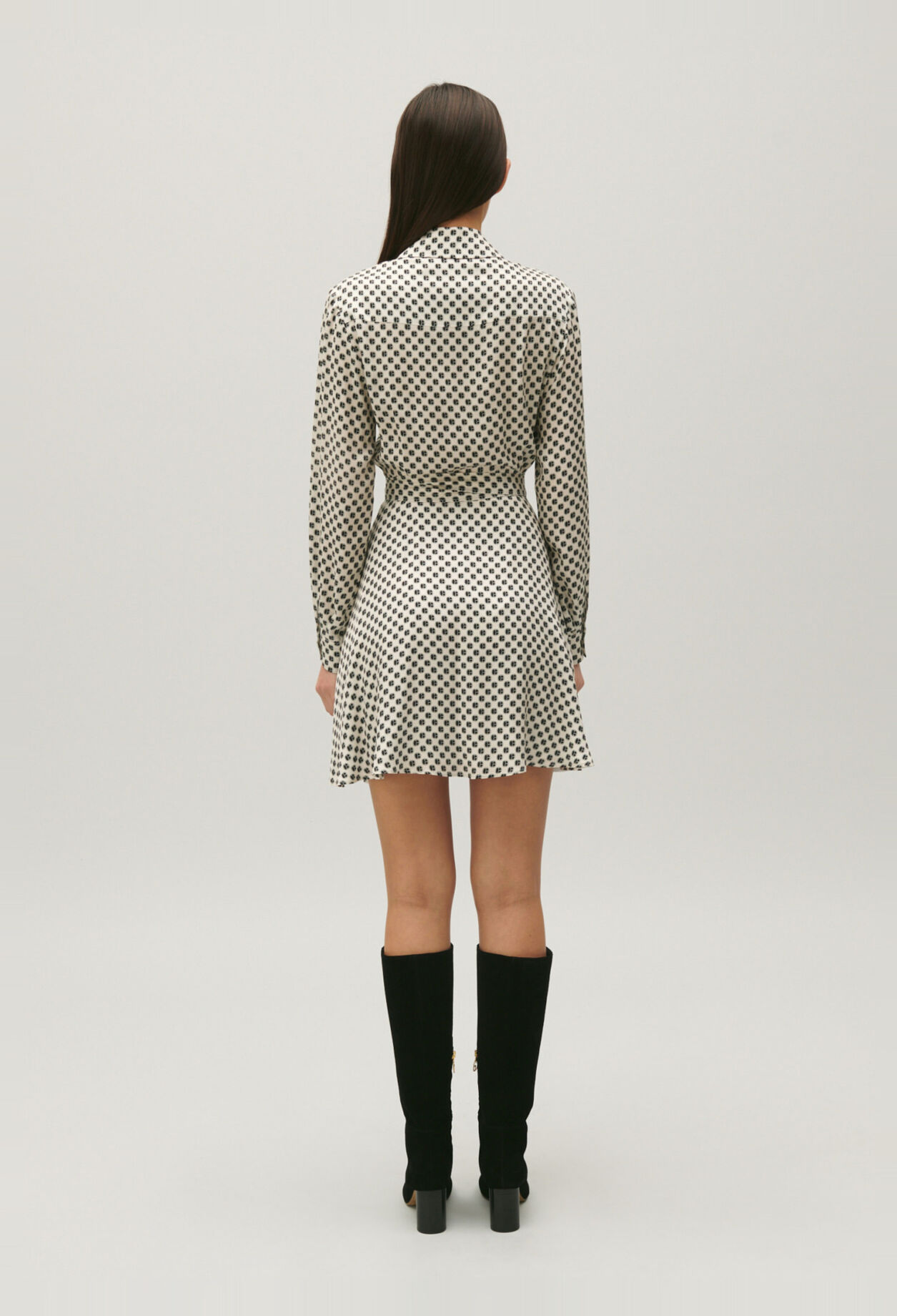 Vestido cruzado con estampado blanco