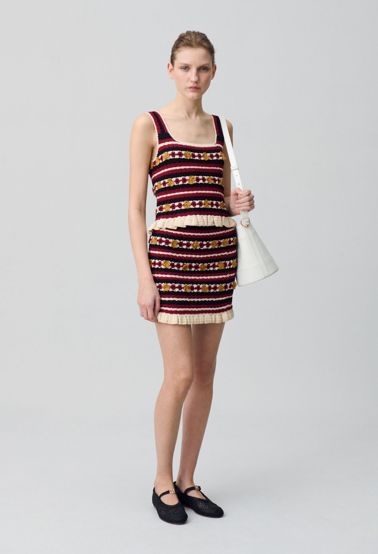 Falda corta de crochet