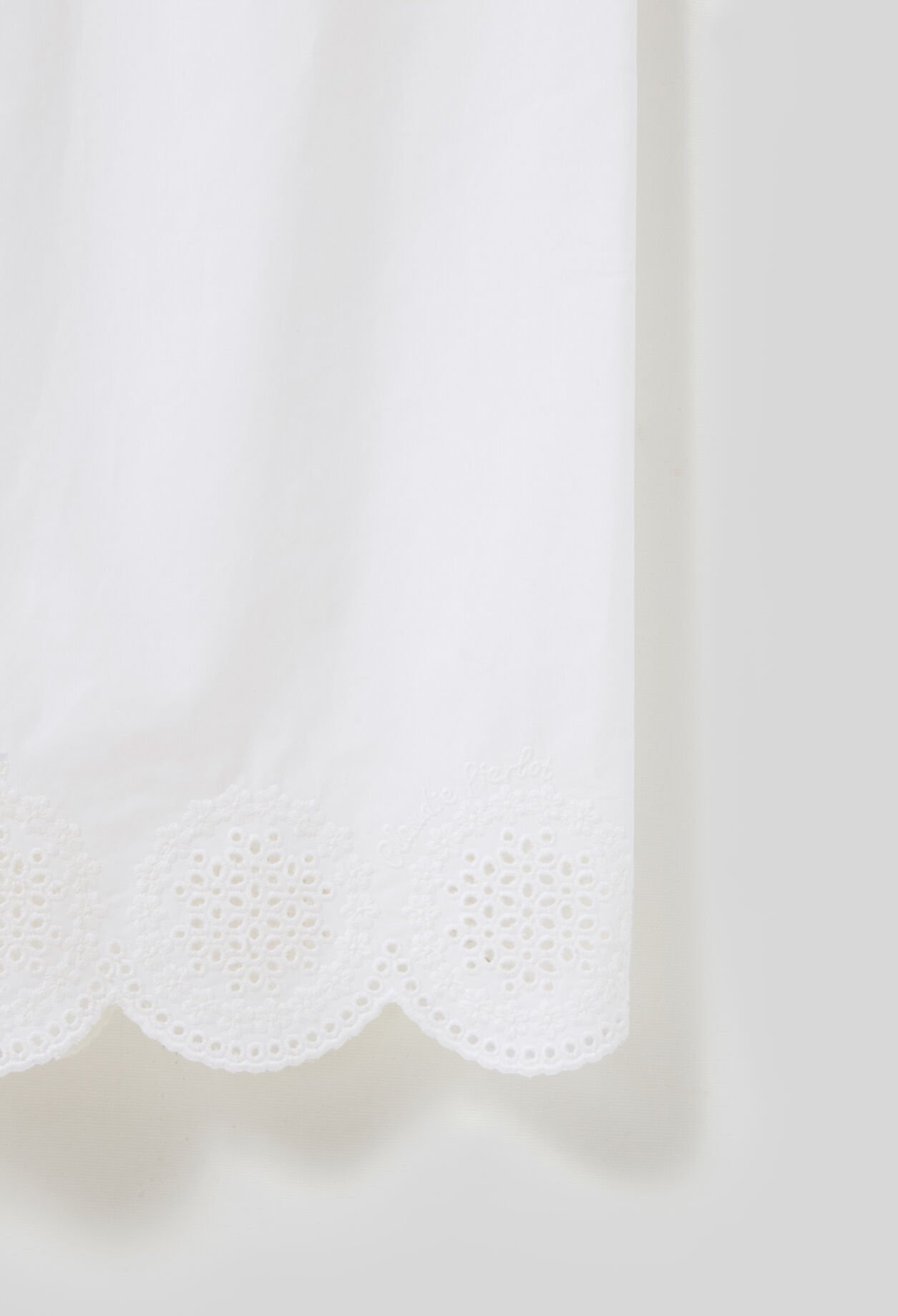 Pantalón amplio ligero bordado