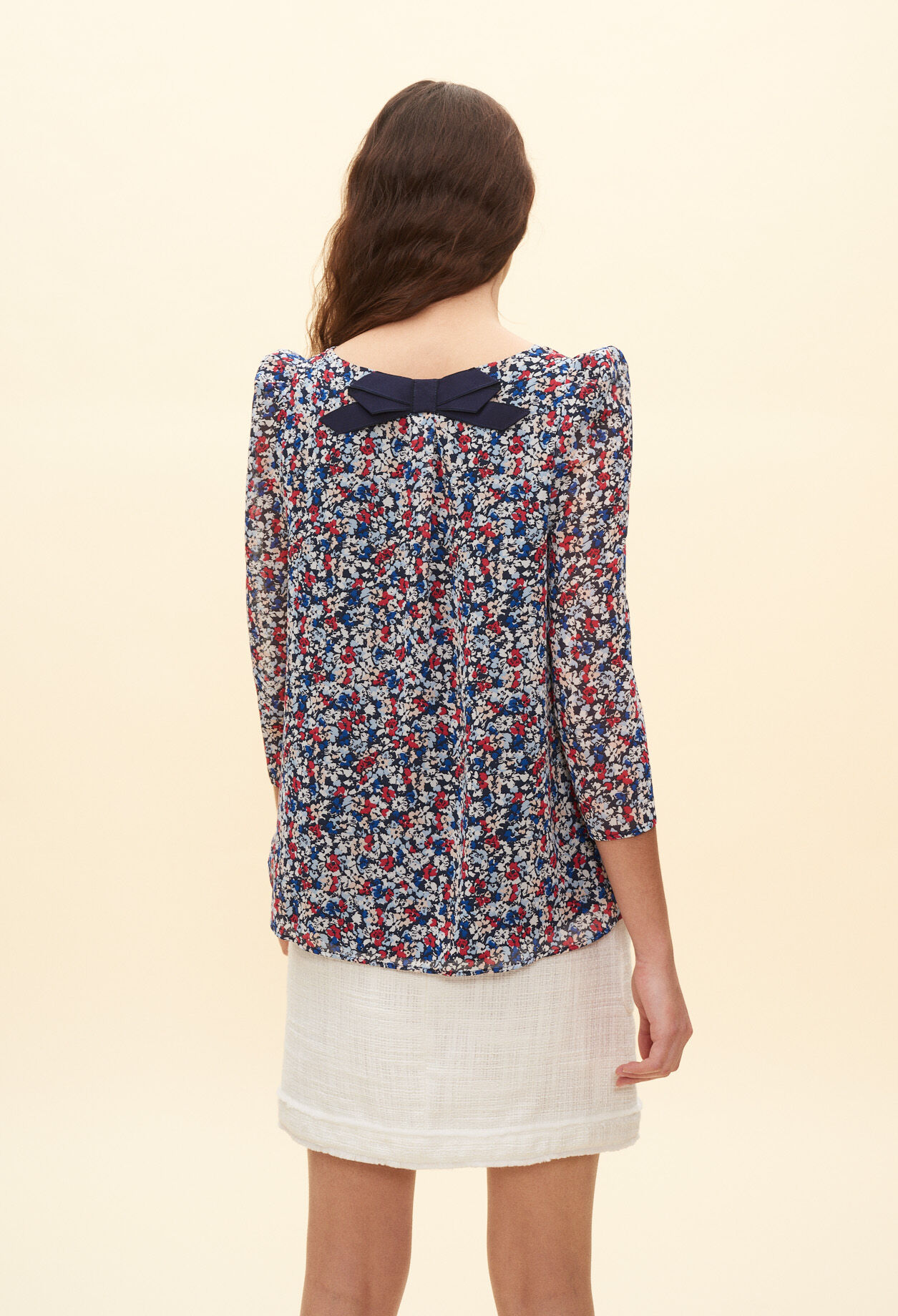 Blusa con flores