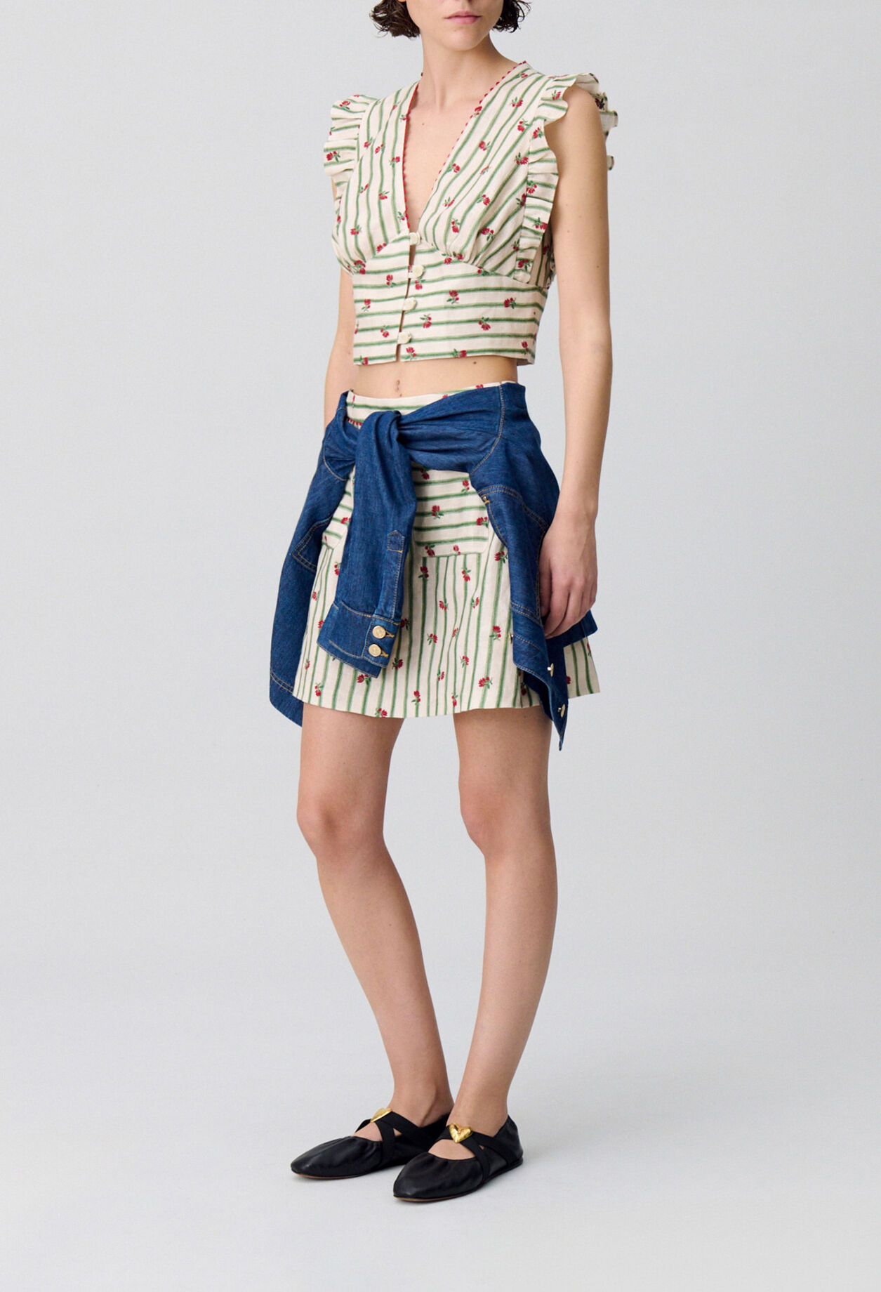 Top con volante y estampado