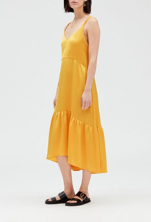 Vestido midi de raso amarillo