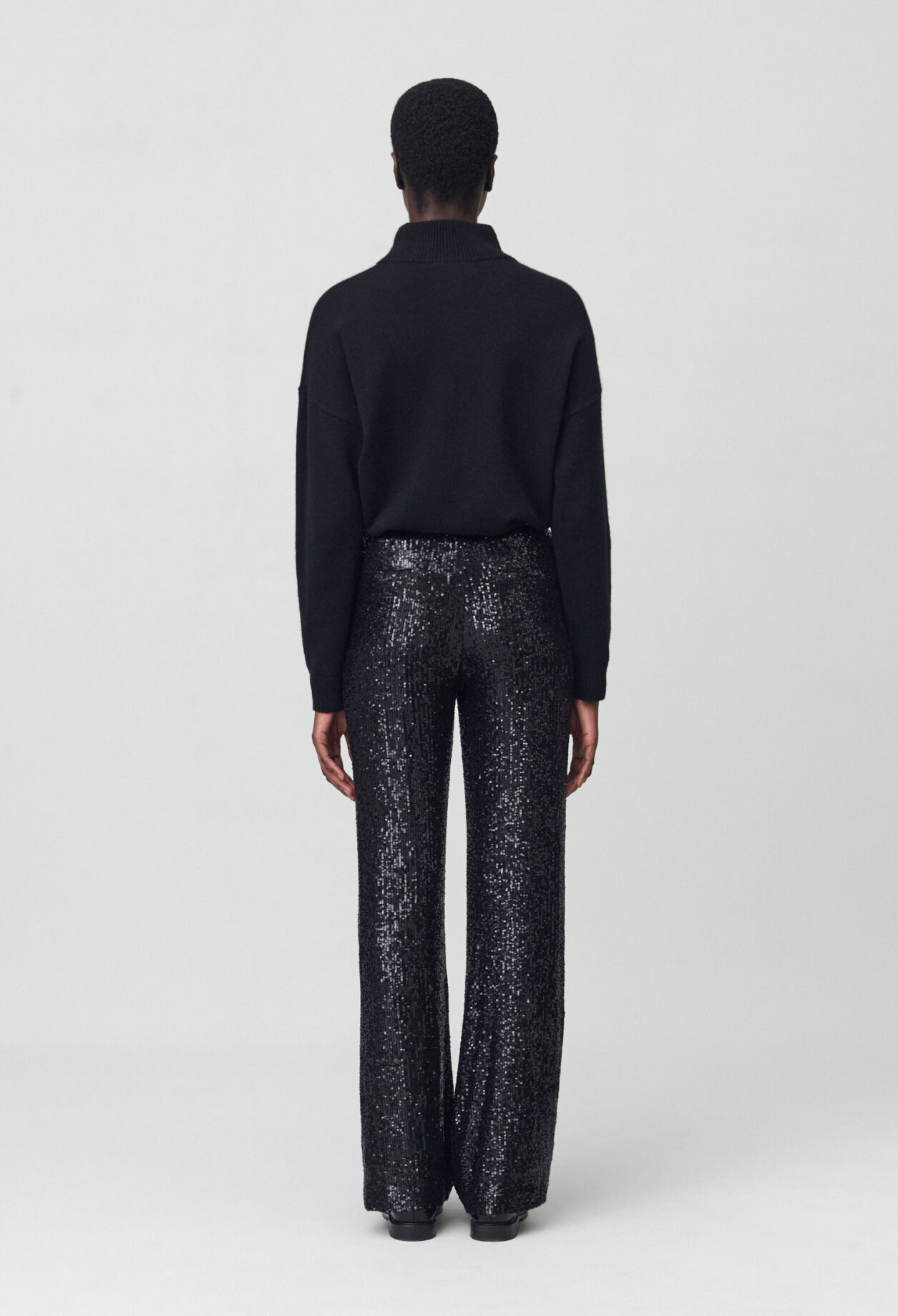 Pantalón recto de lentejuelas negras