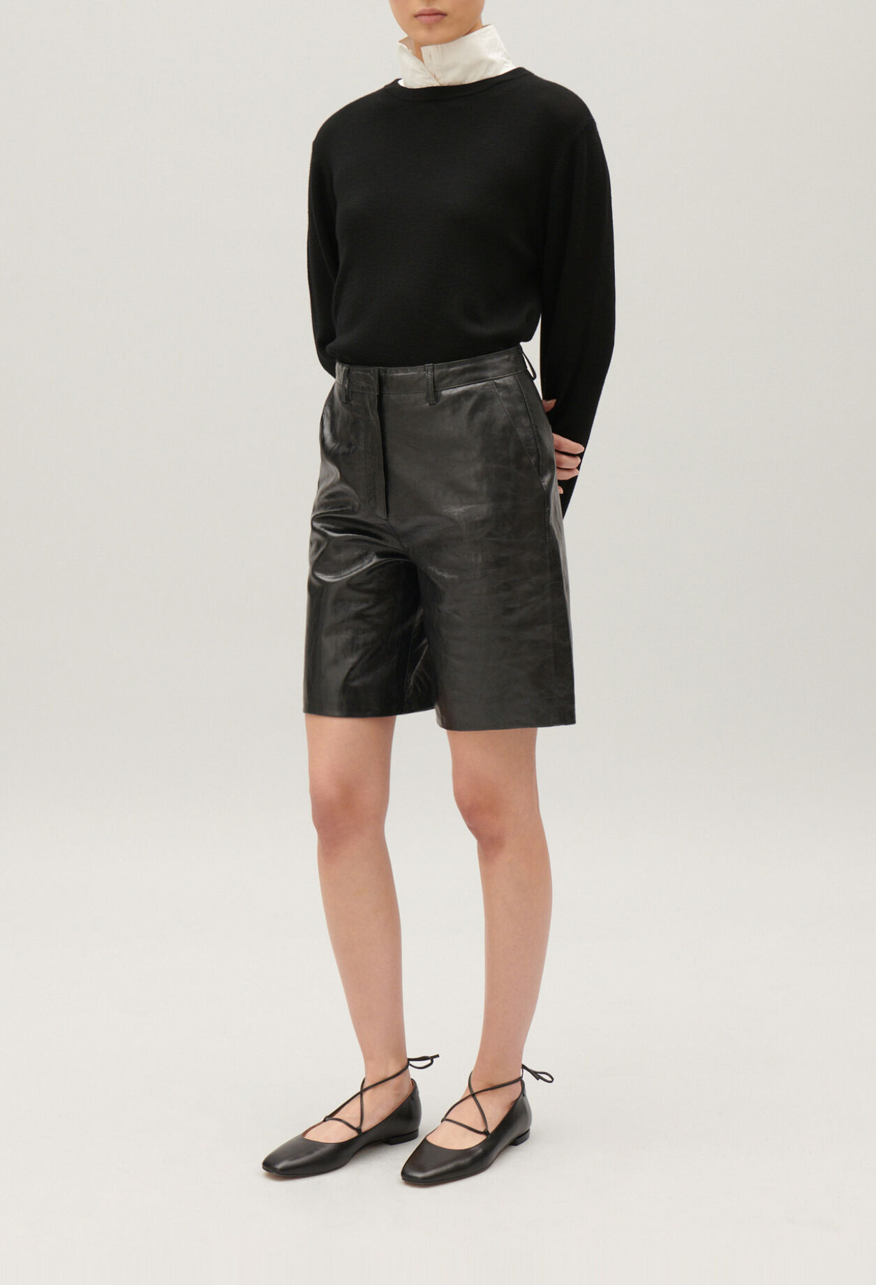 Bermudas cuero negro