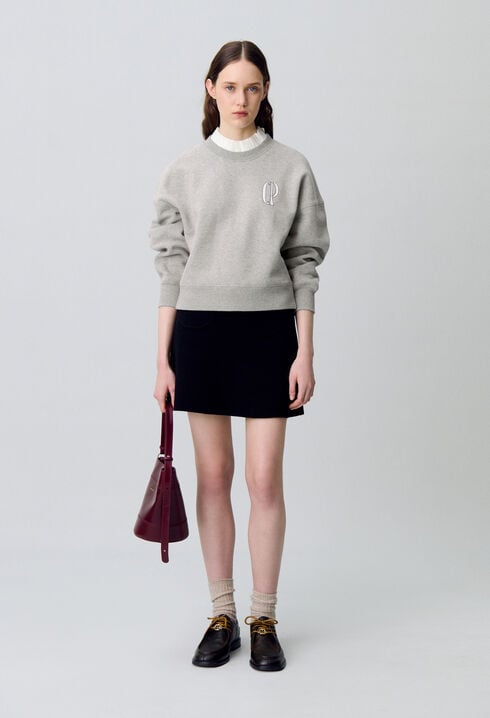 Sudadera con cuello victoriano
